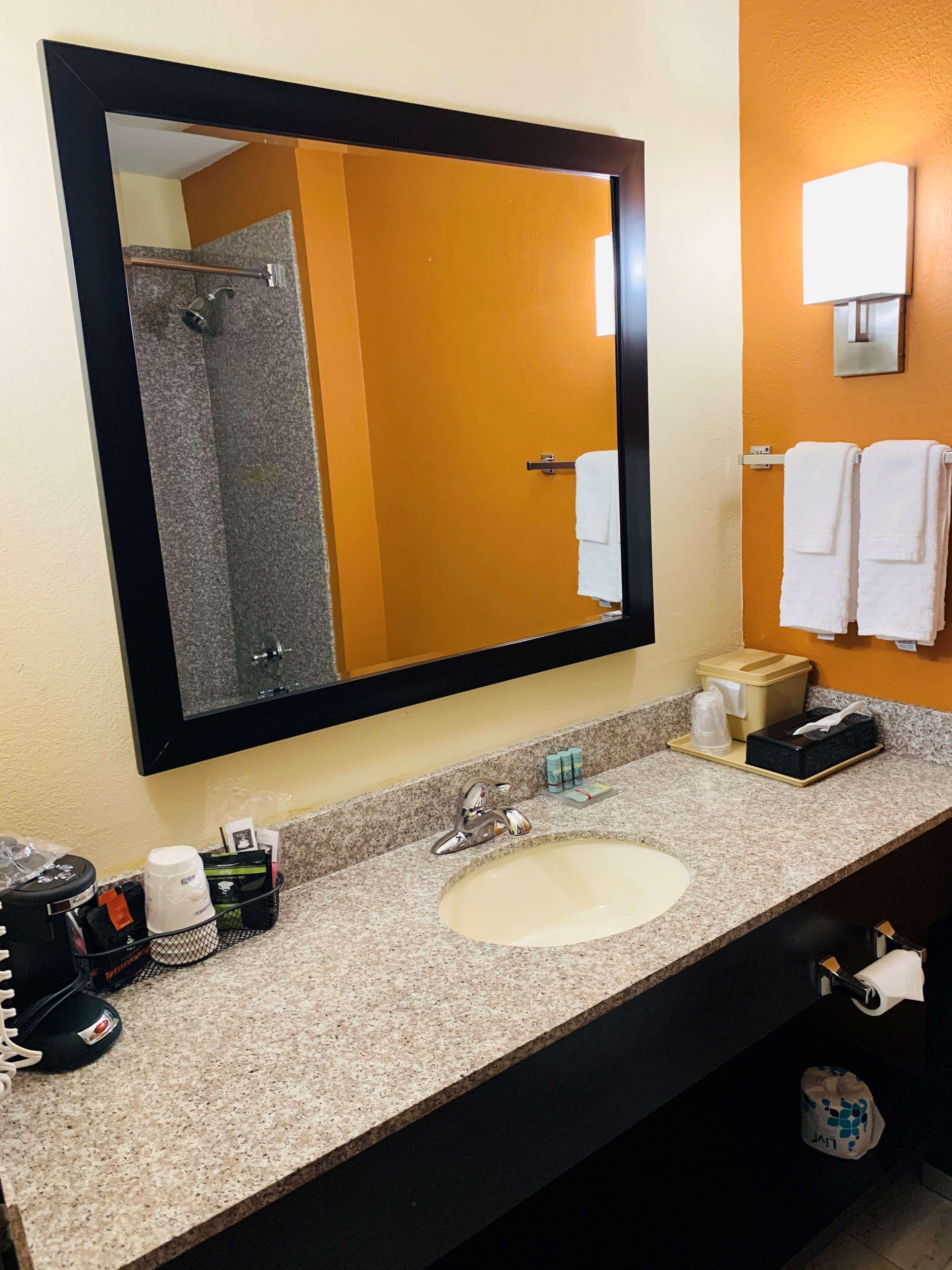 Best Western Kenosha Inn Broken Arrow Exterior photo