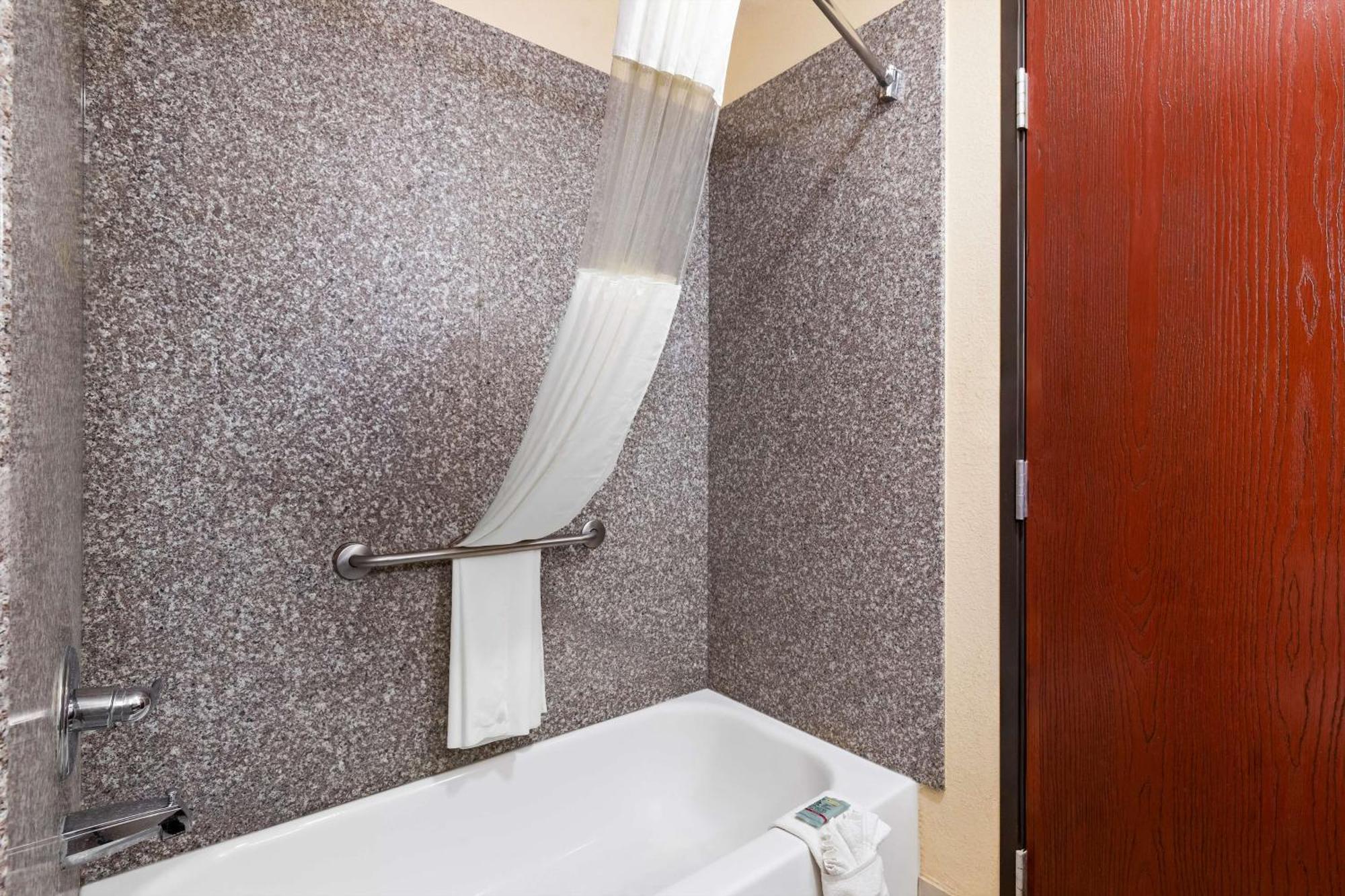 Best Western Kenosha Inn Broken Arrow Exterior photo